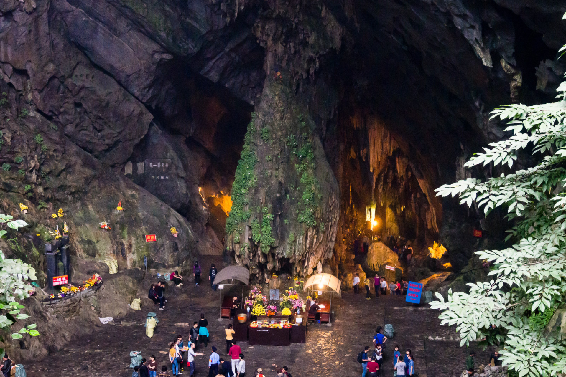 Perfume Pagoda Cave